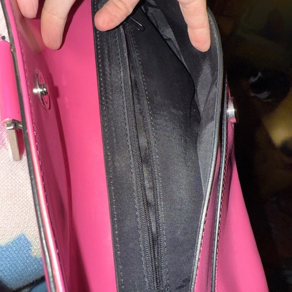 Vibtage- Guess Y2K- Pink Purse/ Bag - Picture 7 of 8